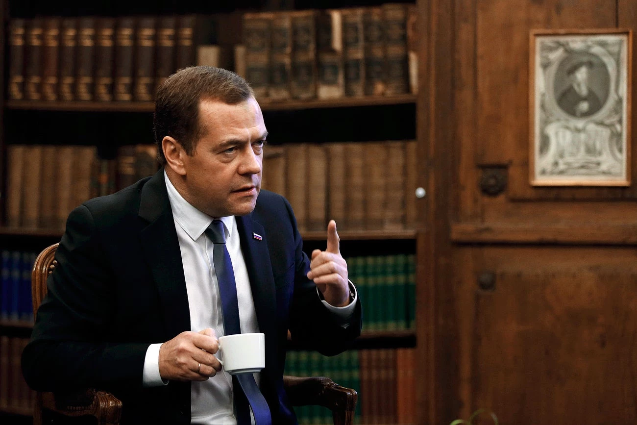 Η «γκάφα» Κοτζιά έχει συνέπειες – Δηλώσεις σοκ Ν. Μεντβέντεφ δείχνουν αλλαγή της πάγιας ρωσικής θέσεως στο Κυπριακό!